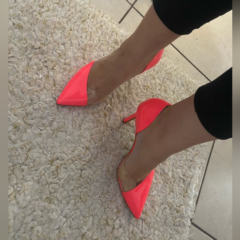 Hot hot pink heels